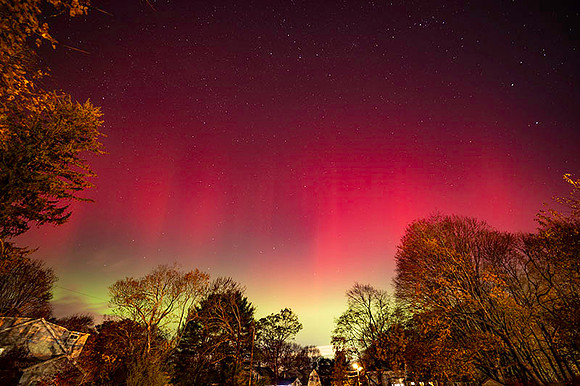 Veteran's Day Northern Lights 2025 copyright ronaldzinconephotography