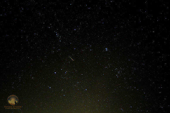 Perseid meteor near Pleaides over frosty drew copyright ronaldzinconephotography