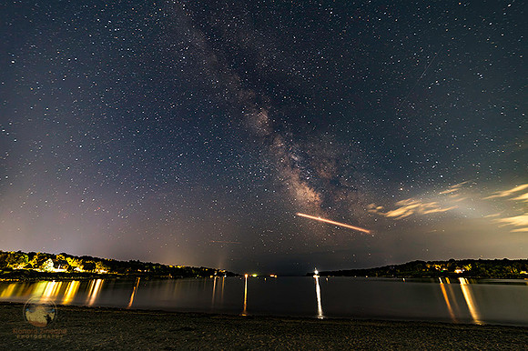 SpaceX Falcon 9 rocket and SMW Mackeral Cove, Jamestown RI 081526 copyright ronaldzinconephotography