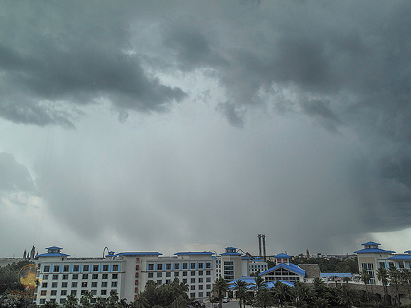Thunderstorm over Orlando copyright ronaldzinconephotography