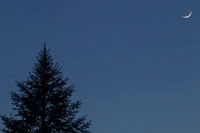 3.7% crescent moon with Venus over Exeter copyright ronzinconephotography