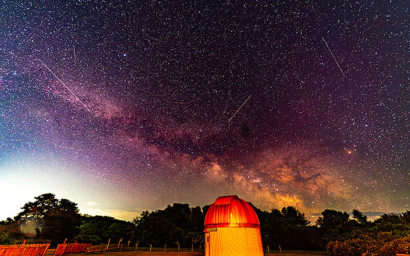 summer Milky Way in Ha over frosty drew observatory copyright ronaldzinconephotography