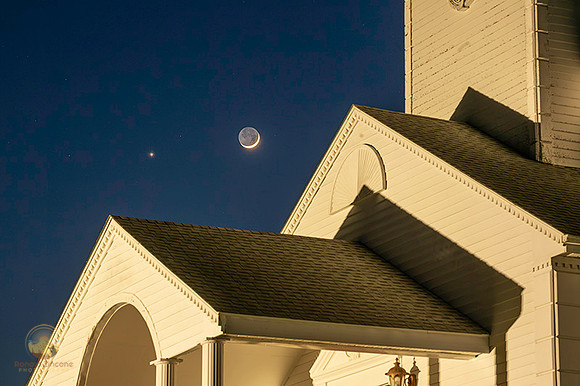 3.7% crescent moon with Venus over Exeter Chapel copyright ronzinconephotography
