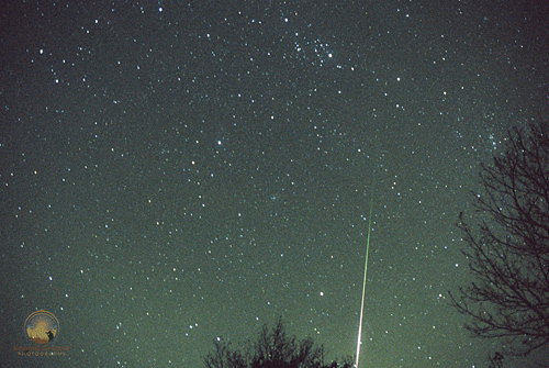 Leonid meteor fireball copyright ronaldzinconephotography