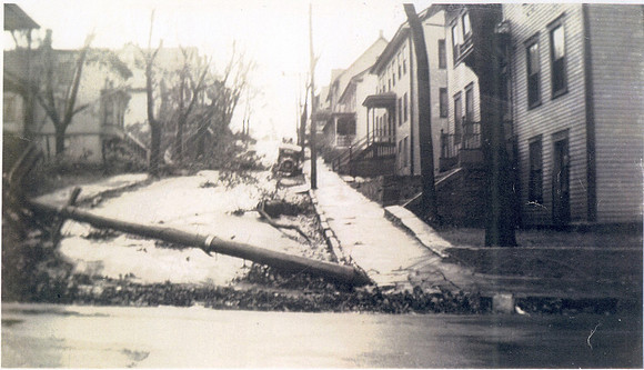 Oak Street looking north from Maple Avenue