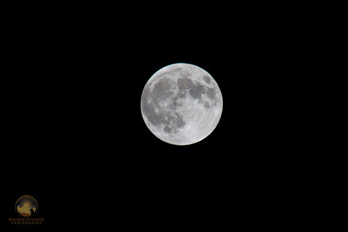 Penumbral eclipse stage of TLE copyright ronaldzinconephotography