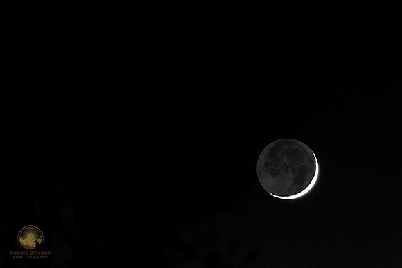 Crescent moon with earthshine over frosty drew copyright ronaldzinconephotography