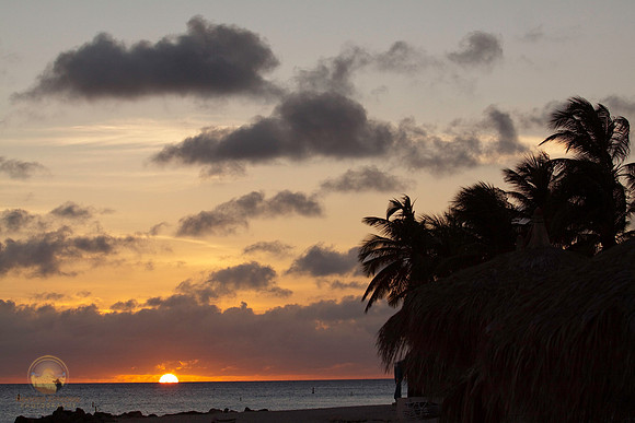 Aruba sunset copyright ronaldzinconephotography