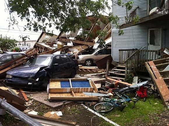 In Springfield approximately 500 buildings were destroyed, and countless others damaged.