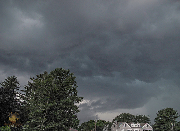 Shelf cloud over NKTB copyright ronaldzinconephotography