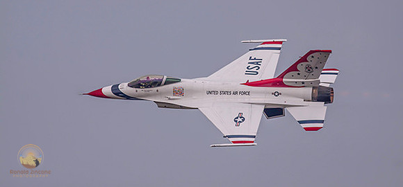 F-16 Thunderbird  copyright ronaldzinconephotography