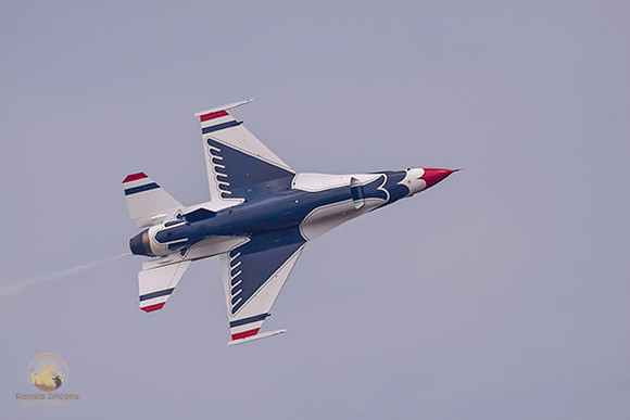 F-16 Thunderbird  copyright ronaldzinconephotography