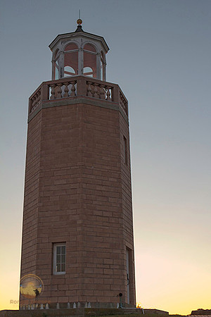 Avery Point lighthouse sunset no5 copyright ronaldzinconephotography