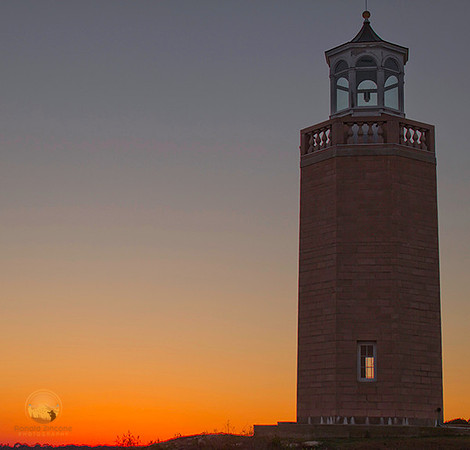 Avery Point lighthouse sunset no9 copyright ronaldzinconephotography