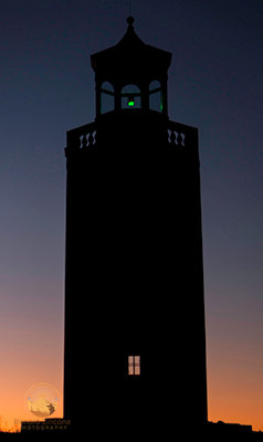 Avery Point lighthouse sunset no12 copyright ronaldzinconephotography