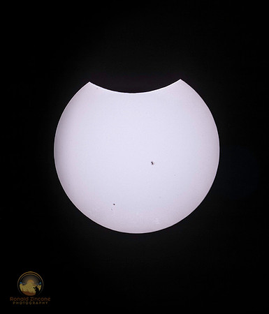 Partial eclipse no2, 4/8/24 Plano TX  copyright ronaldzinconephotography