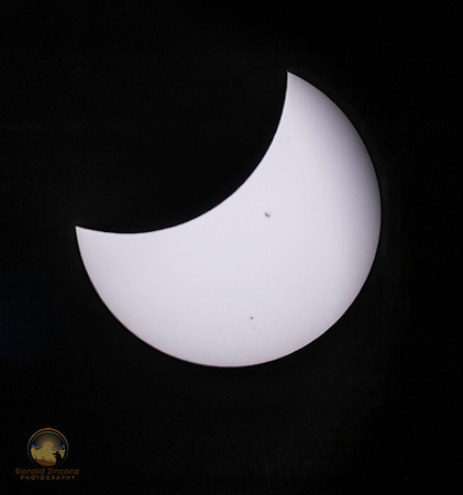 Partial eclipse no3, 4/8/24 Plano TX  copyright ronaldzinconephotography
