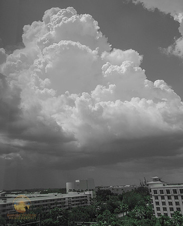 Thunderhead over Orlando copyright ronaldzinconephotography