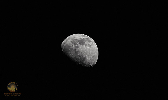 Gibbous moon captured with SW100EDAPO copyright ronaldzinconephotography