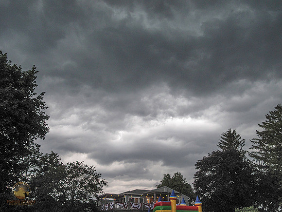 Shelf cloud over NKTB copyright ronaldzinconephotography