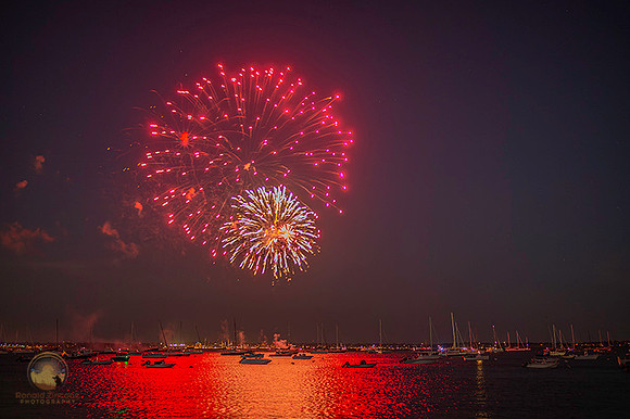 2025 firworks over Jamestown copyright ronaldzinconephotography