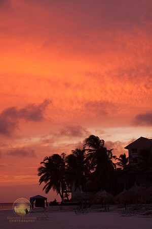 Aruba sunset copyright ronaldzinconephotography