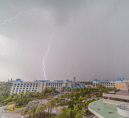 Lightning over Orlando copyright ronaldzinconephotographyo