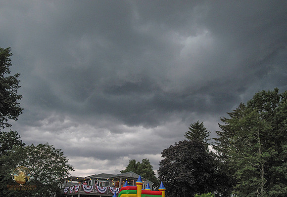 Shelf cloud over NKTB copyright ronaldzinconephotography