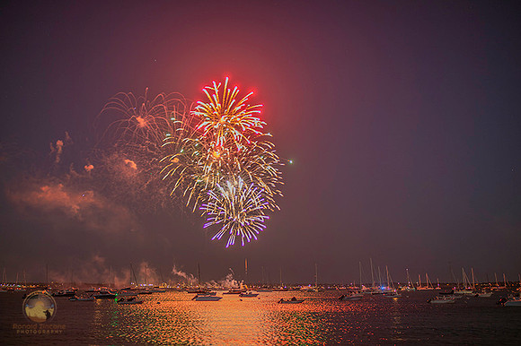 2025 firworks over Jamestown copyright ronaldzinconephotography