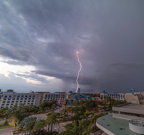 Lightning over Orlando copyright ronaldzinconephotographyo